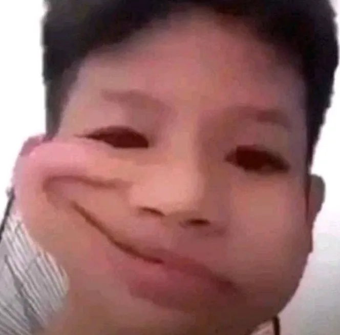 Khi bạn biết mọi chuyện từ đầu và chỉ nhếch mép cười đầy ẩn ý