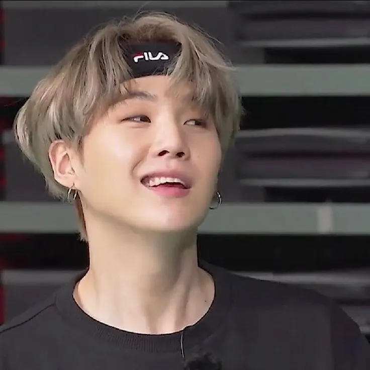 Meme chế ánh nhìn nửa tin nửa ngờ trong cười nhếch mép