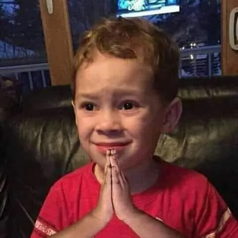 Meme nhóc tỳ cười khoái chí cực tấu hài.