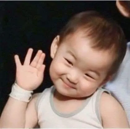 Cười sảng khoái cùng bộ ảnh meme em bé cười “cute vô đối”