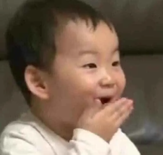 Bộ ảnh meme em bé cười khiến dân mạng “nghiện” nụ cười ngây thơ