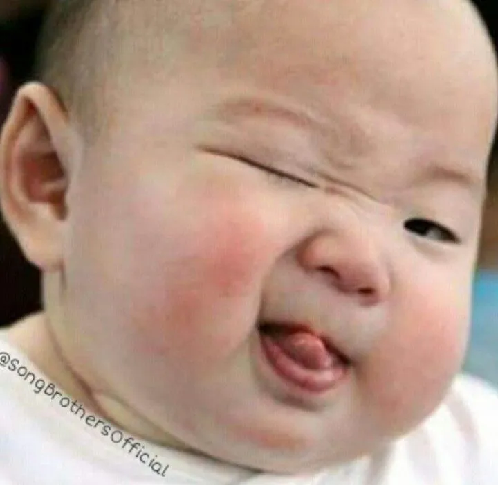 Meme em bé cười đáng yêu khiến ai cũng muốn cưng nựng