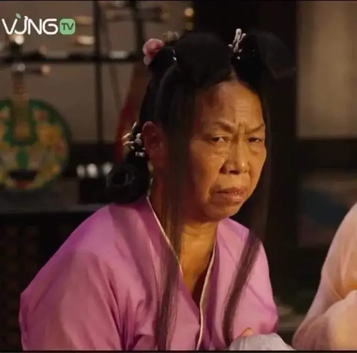 Mạng xã hội phát sốt với trend meme cười gượng