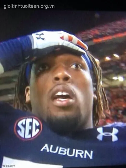 Meme shock ánh mắt vô hồn troll