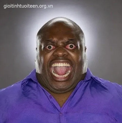 Meme anh da đen ngạc nhiên gương mặt đỏ bừng troll