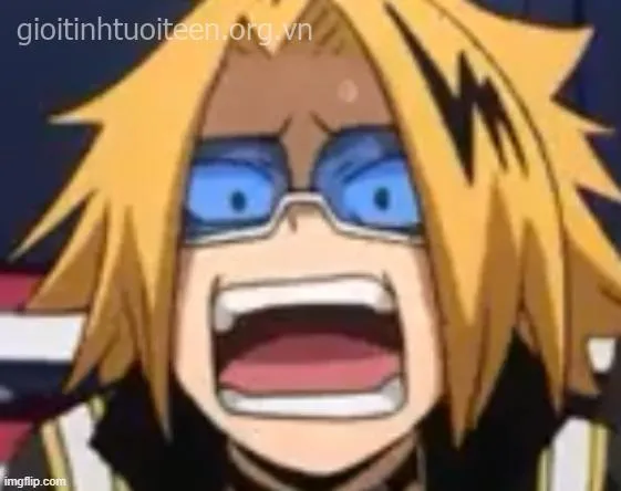 Ảnh vui bàn tay nắm chặt biểu lộ sợ xen tò mò