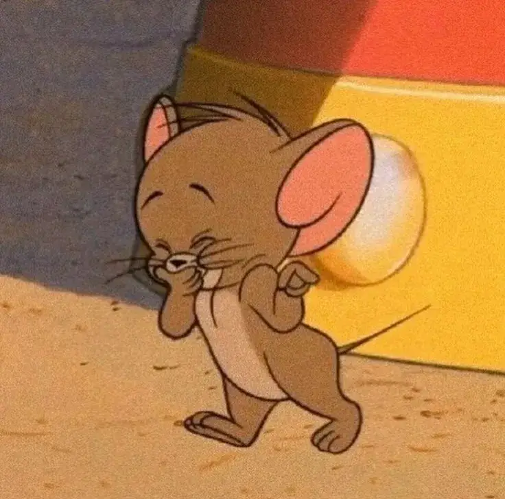 Hình chế Jerry lén cười khi Tom không để ý