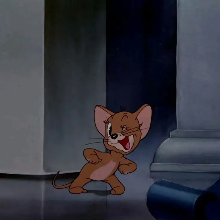 Meme chế chuột Jerry nở nụ cười bí hiểm