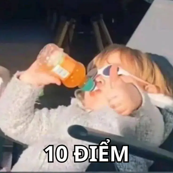 Meme hài đánh giá outfit thời trang “đỉnh khỏi bàn”