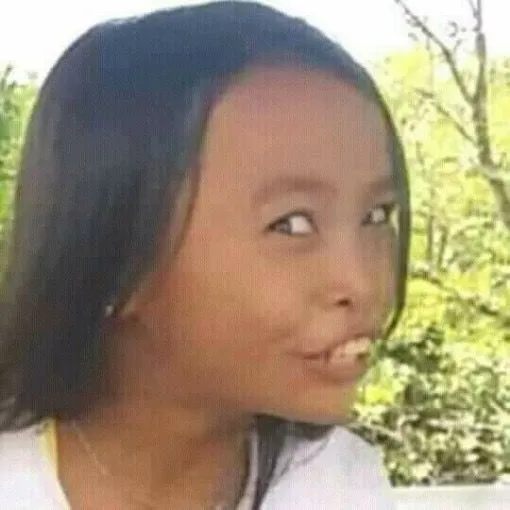 Biểu cảm mắc cỡ cực lầy nhìn ngáo ngơ