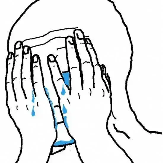 Hình ảnh meme che mặt khóc cười che giấu nỗi đau thật.