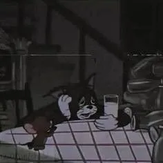 Meme Tom buồn ngủ lan TikTok với caption “cạn pin” bá đạo