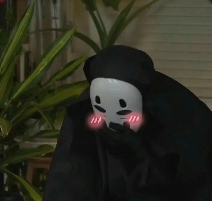 Meme đỏ mặt ngượng ngùng vì lỡ chụp ảnh dở khóc dở cười.