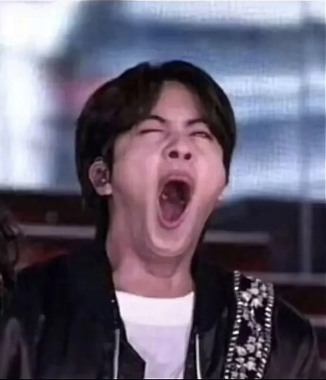 Ảnh ngáp gợi cảm giác uể oải, mệt mỏi