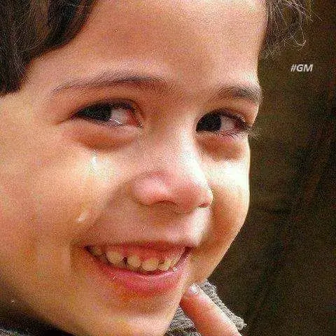 Ảnh ngoài cười trong khóc thể hiện cảm xúc thật nhất.