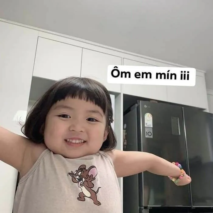 Ảnh vui vòng tay ấm của đôi vợ chồng già