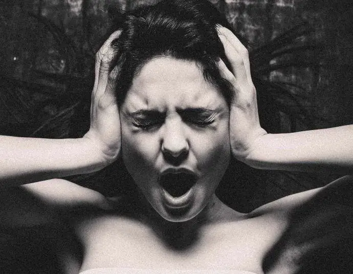 Khi câu chuyện quá vô lý khiến bạn phải tạm ngưng sống vài giây để tiêu hóa