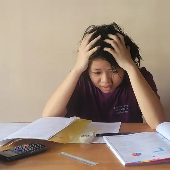 Ảnh vui người hoang mang trước tình huống dở khóc dở cười