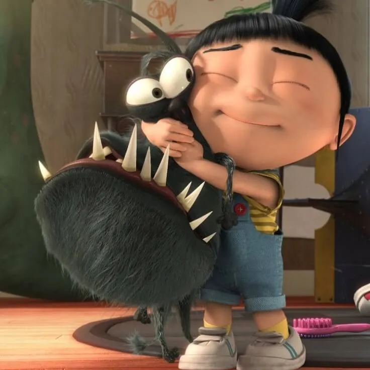 Ảnh chế người yêu ôm nhau trong chiếc chăn dày