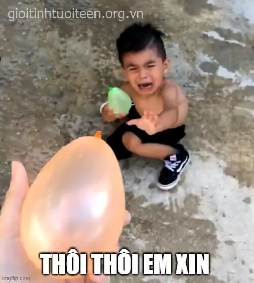 Meme troll thót tim khi bị kêu tên giữa lớp