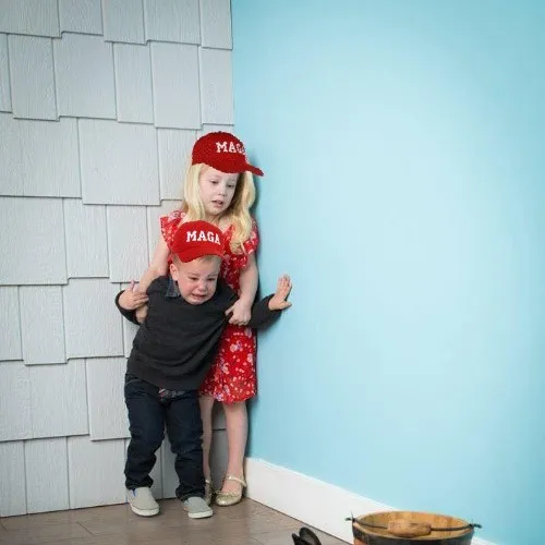 Khiếp sợ nhưng vẫn phải cười: Meme sợ hãi khiến dân mạng phát sốt