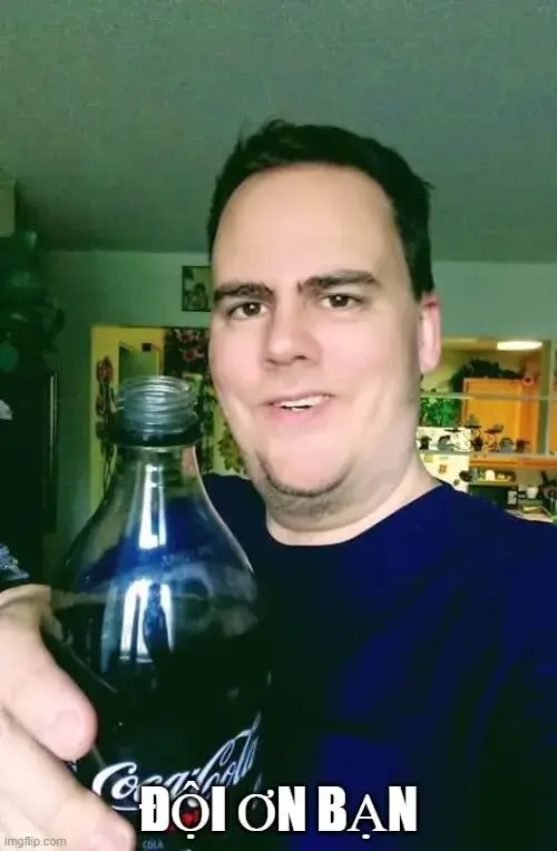 Hình ảnh cảm tạ, đôi môi mỉm cười nhẹ.