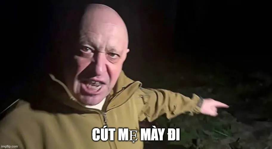 Gương mặt nóng nảy, nhìn cực hài.