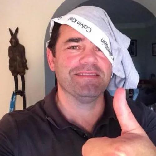 Meme hài ngượng ngùng trở thành trend cực hot.