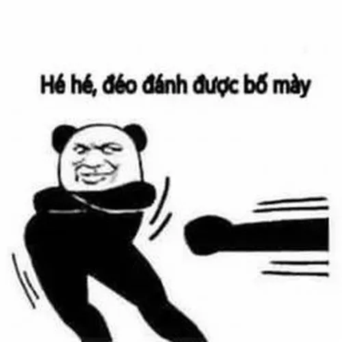 Meme gấu trúc troll liếc ngang với nụ cười ranh mãnh.