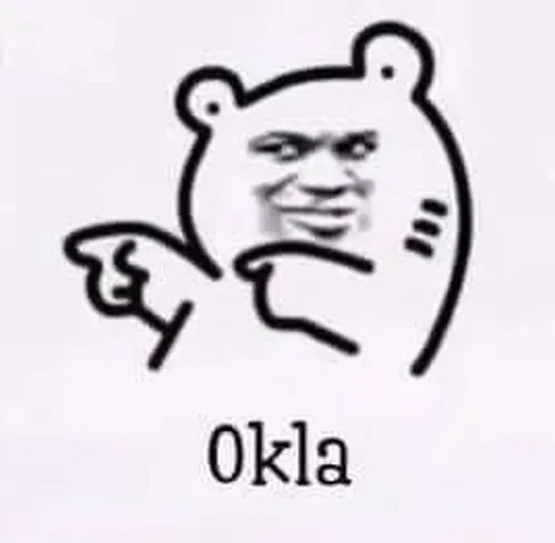 Ảnh troll gấu trúc cười nén tạo vẻ mỉa nhẹ.