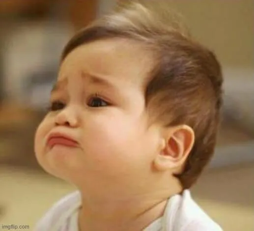 Meme me bé buồn gớt nước mắt