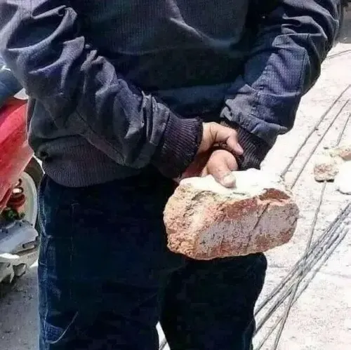 Khi ghen tị trở nên đáng yêu qua những tấm meme cay cú