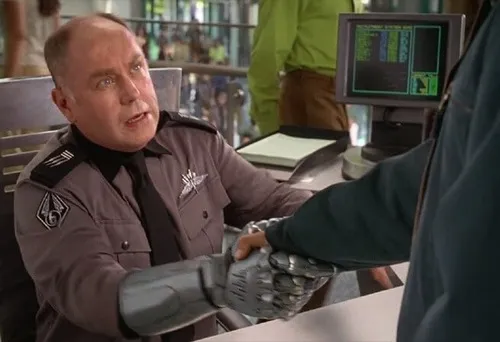 31 Ảnh vui cú bắt tay trông quá nghiêm trọng