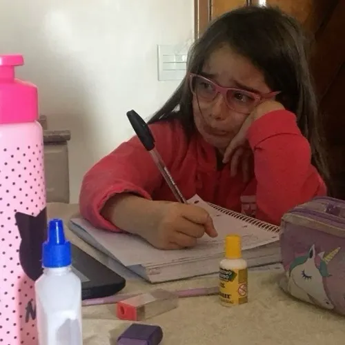 Meme troll phòng thiết kế gấp rút hoàn thiện hợp đồng.