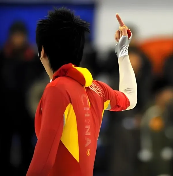 Hình chế ngón giữa đáp trả cực ngầu