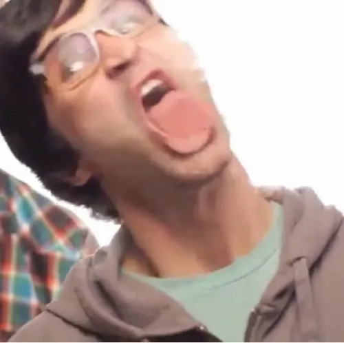 Meme lè lưỡi thể hiện ánh mắt sáng rực đầy ham muốn