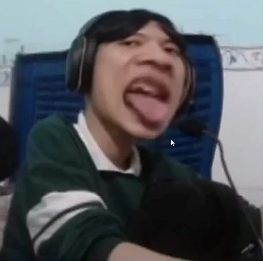 Meme hài lè lưỡi thích hợp khi thấy deal sale cực hời