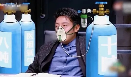 Hình hài bình oxy thể hiện cảm giác “nghẹt thở” của dân học