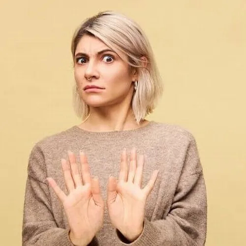 Ảnh vui hành vi tránh né tạo nên cảnh hài hước khó tả