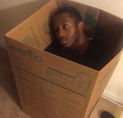 Ảnh vui TikTok hình người ngồi xe buýt nhìn mưa rơi