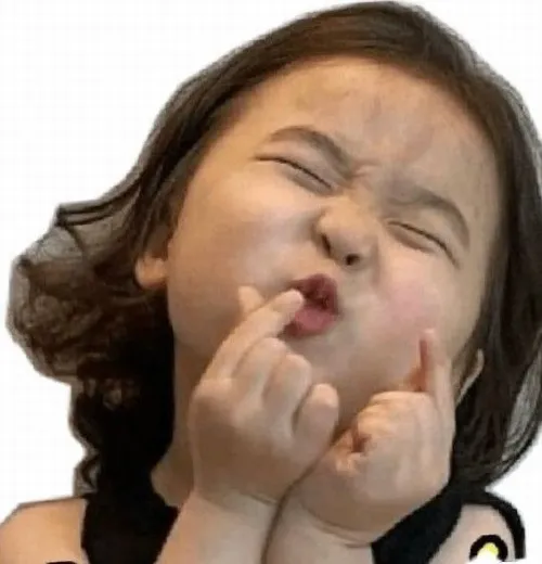 Hình meme hôn thú cưng thể hiện tình yêu động vật.