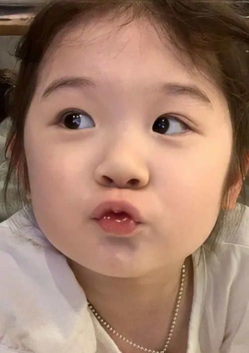 Hình chế chu mỏ yêu đời, tỏa vibe crush mode