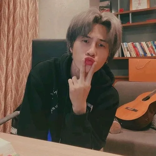 Ảnh chế Jack hôn nhẹ cực ngọt, ngây ngất luôn