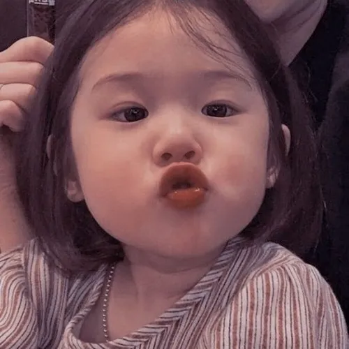 Hình troll làm dáng đáng yêu muốn cưng xỉu