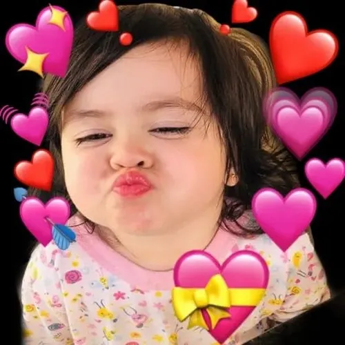 Hình chế em bé thả thính kiểu “lại gần đây em nói”