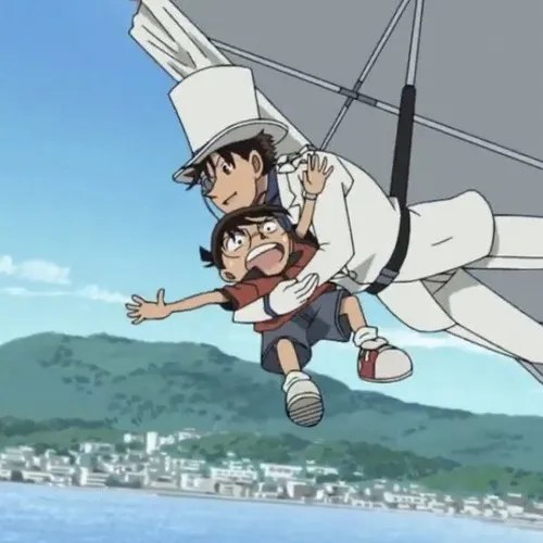 Ảnh troll Conan quay đi khi bị Ran phát hiện điều gì đó