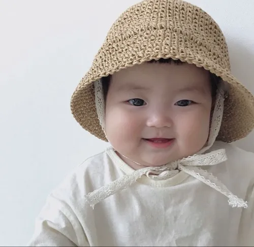 Hình troll cục cưng Hàn líu lo hát.