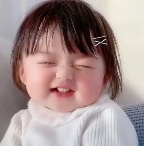 Khi thế giới quá mệt, chỉ cần nhìn bé Hàn là đủ vui