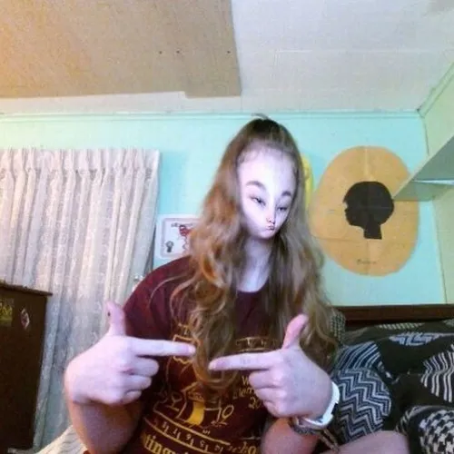 Meme troll ngại ngùng mô tả phản ứng sau khi lỡ lời