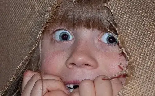 Ảnh chế giật mình thể hiện cú phản xạ tự nhiên của con người